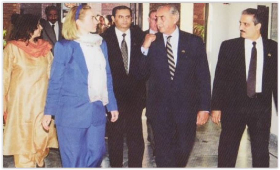 Hillary Clinton and Syed Babar Ali at LUMS on March 27, 1995